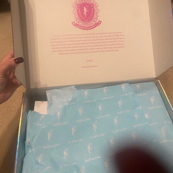 SOLD mini boots in pink irridescent size 6 NWT - Picture 4 of 7